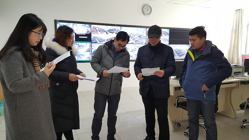 2018-2-26-新学期课堂一派生机盎然-皇家华人
开学查课纪实 (3)_副本.jpg